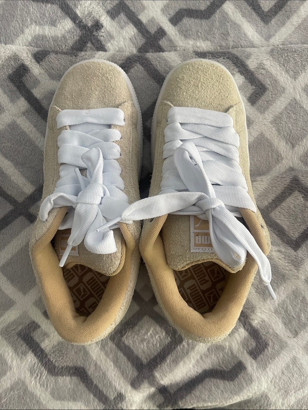 Puma Women’s Beige Suede Sneakers with White Laces Size 7.5